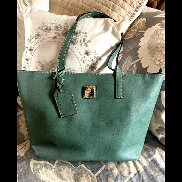 Dooney & Bourke Handbags - Dooney & Bourke green Saffiano satchel - LIKE NEW CONDITION!